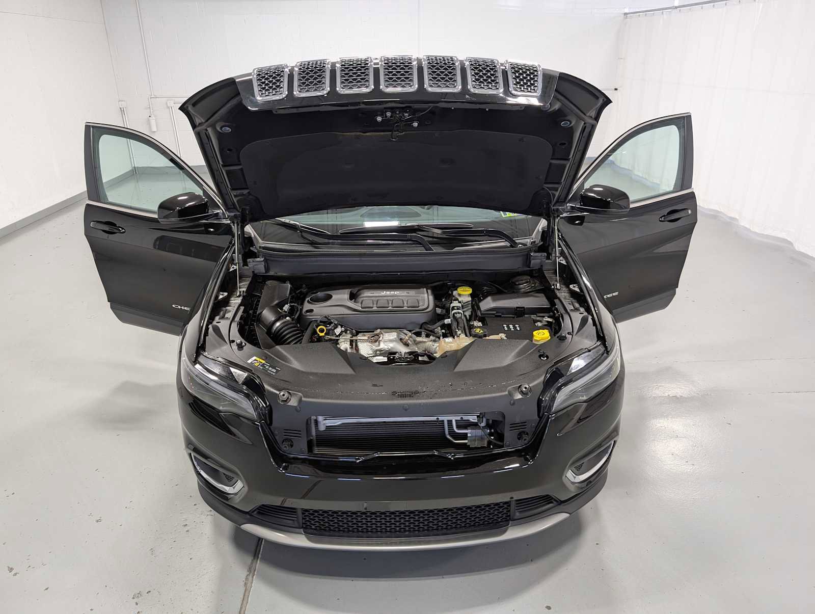 Used 2020 Jeep Cherokee Limited image 12