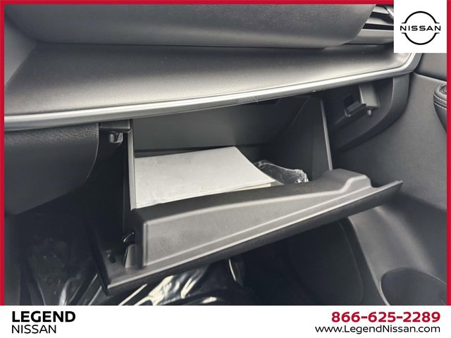 Certified 2024 Nissan Rogue SV image 32