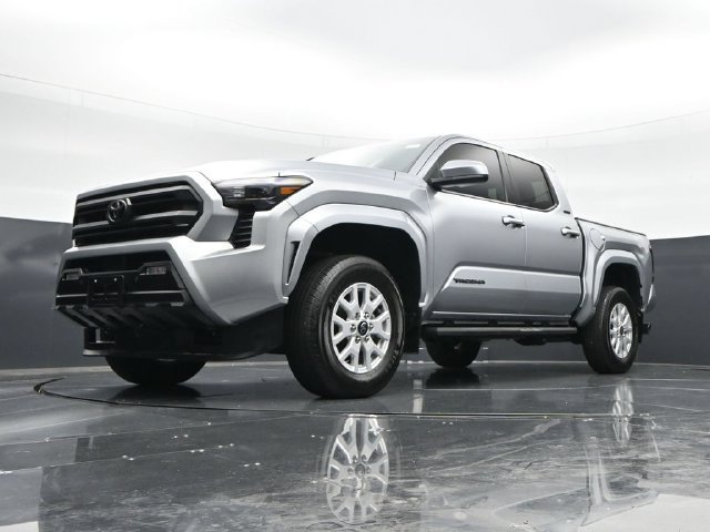 Used 2024 Toyota Tacoma SR5 AWD/4WD image 43
