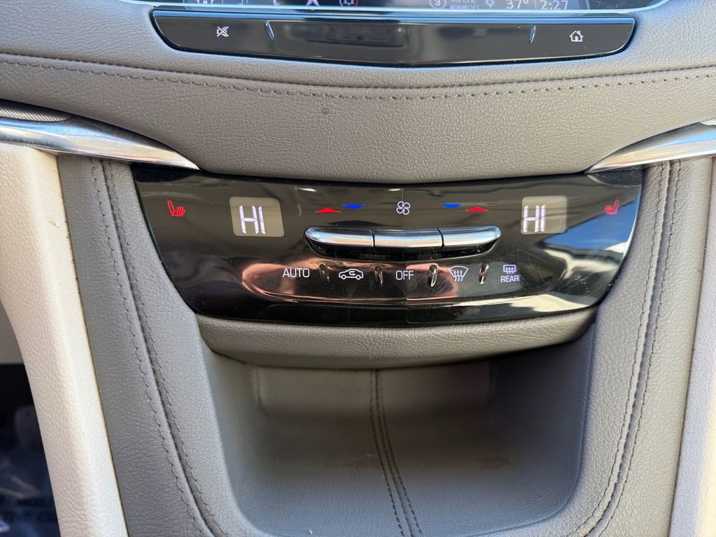 Used 2022 Cadillac XT5 Premium Luxury image 18