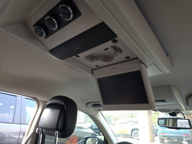 Used 2015 Chrysler Town & Country Touring-L w/ Driver Convenience Group image 7