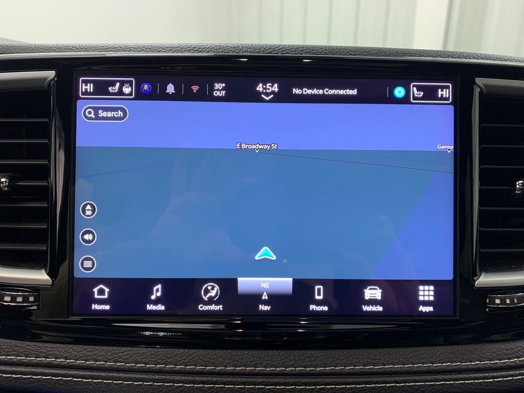 Used 2025 Chrysler Pacifica Limited image 6