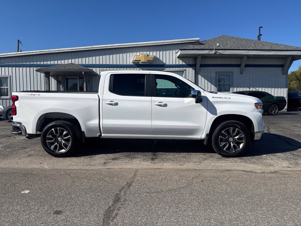 Used 2023 Chevrolet Silverado 1500 LT AWD/4WD image 8