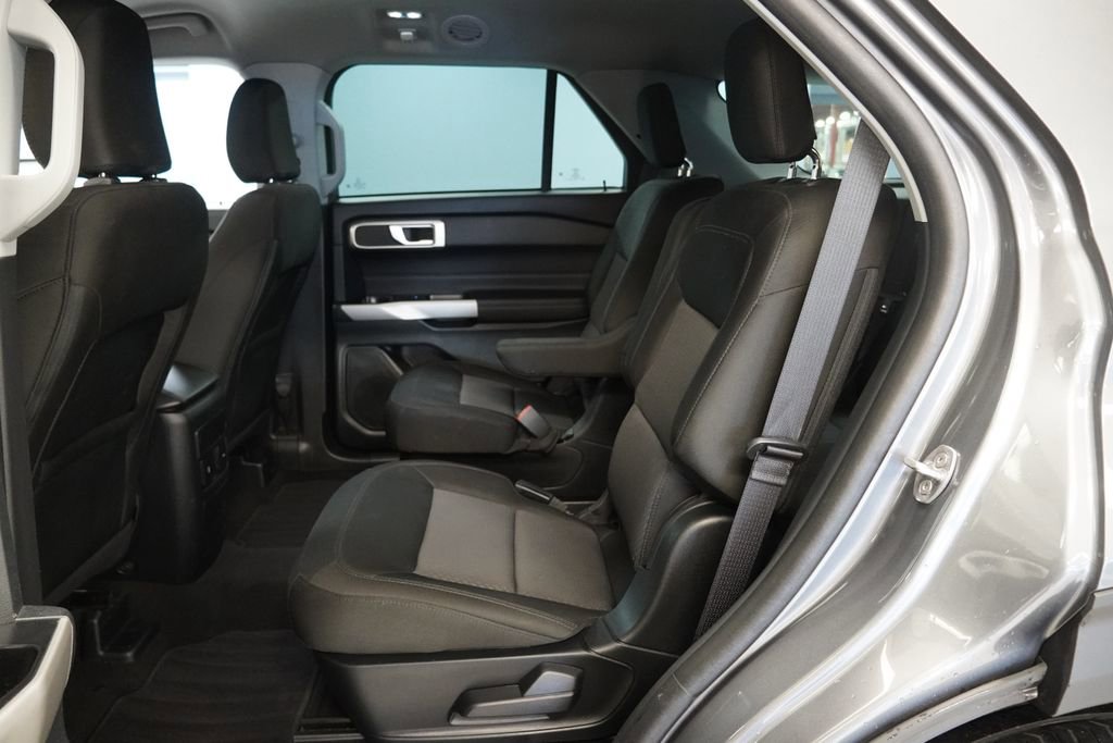 Used 2023 Ford Explorer XLT AWD/4WD image 25