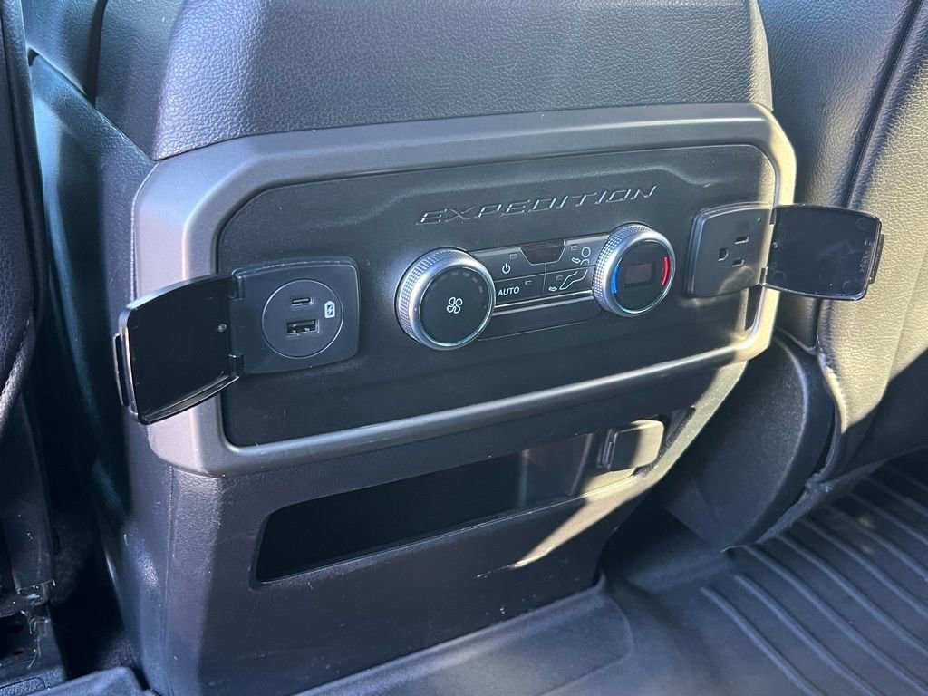 Used 2021 Ford Expedition XLT image 14