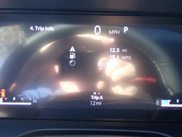 New 2025 Jeep Grand Cherokee Altitude AWD/4WD image 20
