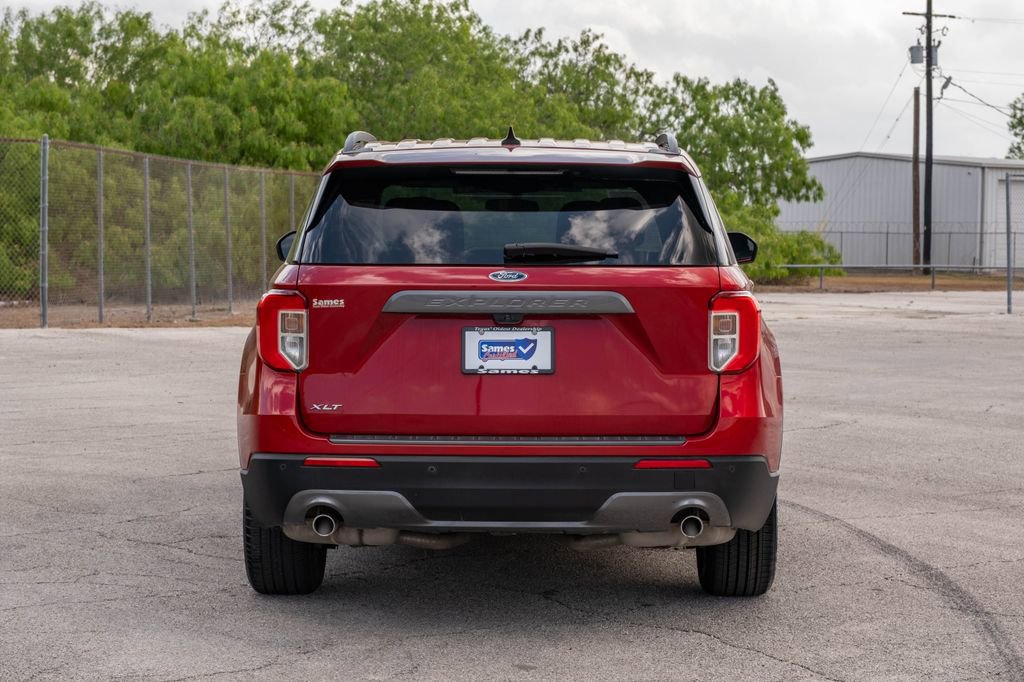 Used 2023 Ford Explorer XLT w/ Equipment Group 202A image 6