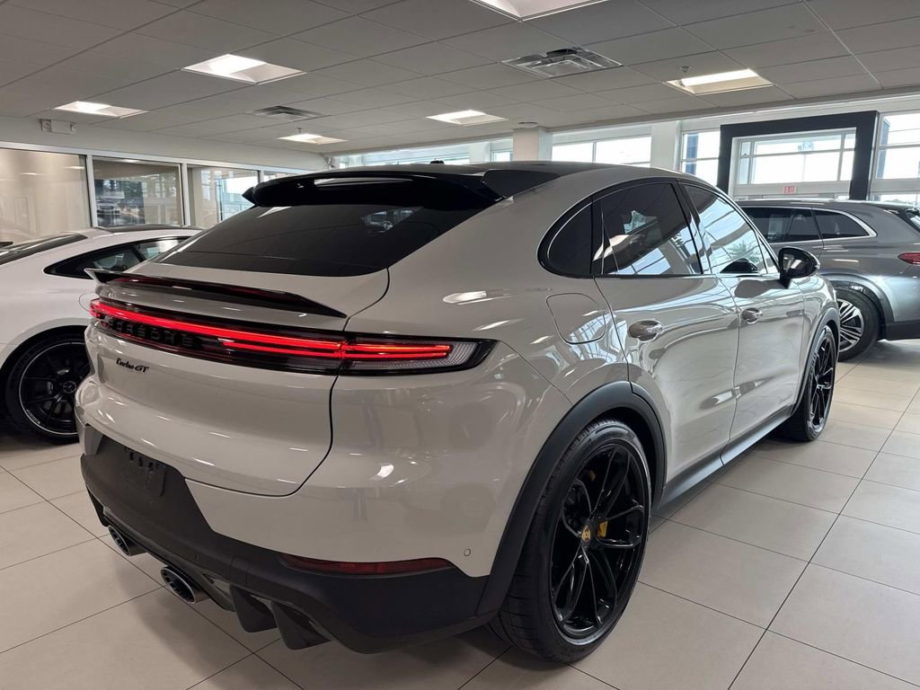Used 2024 Porsche Cayenne Turbo GT image 7
