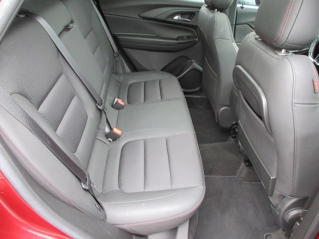 Certified 2022 Chevrolet TrailBlazer RS w/ Sun and Liftgate Package AWD/4WD image 18