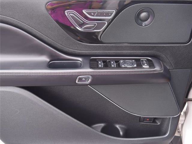 Used 2023 Lincoln Aviator Reserve image 24