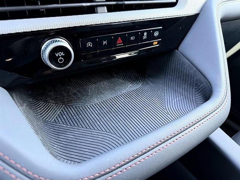 Used 2026 Ford Explorer Active w/ Active Comfort Package image 40