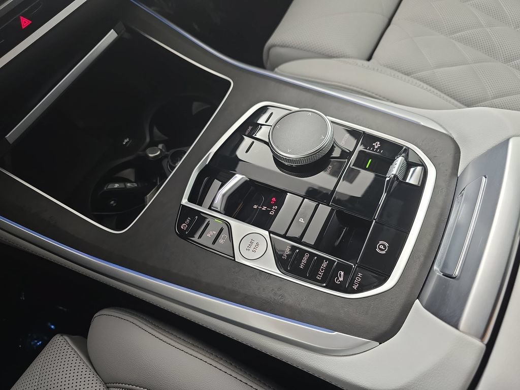 Certified 2025 BMW X5 xDrive50e AWD/4WD image 25