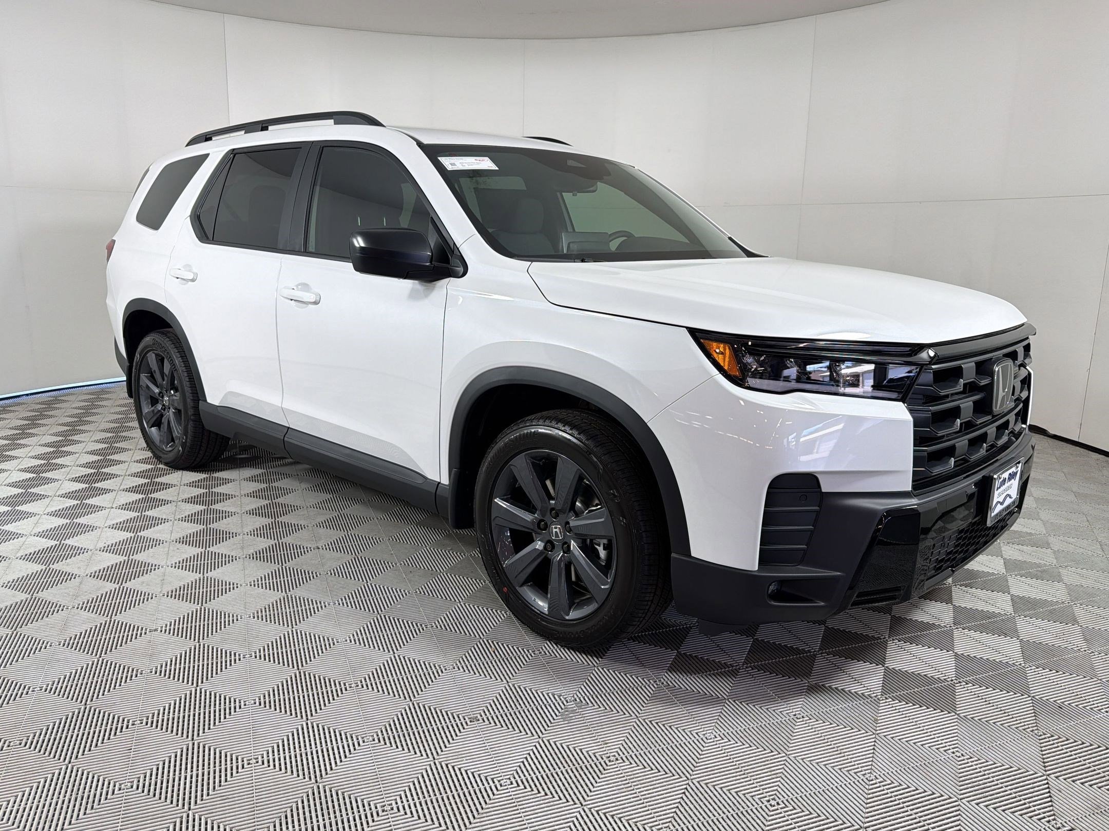 New 2026 Honda Pilot Sport image 7