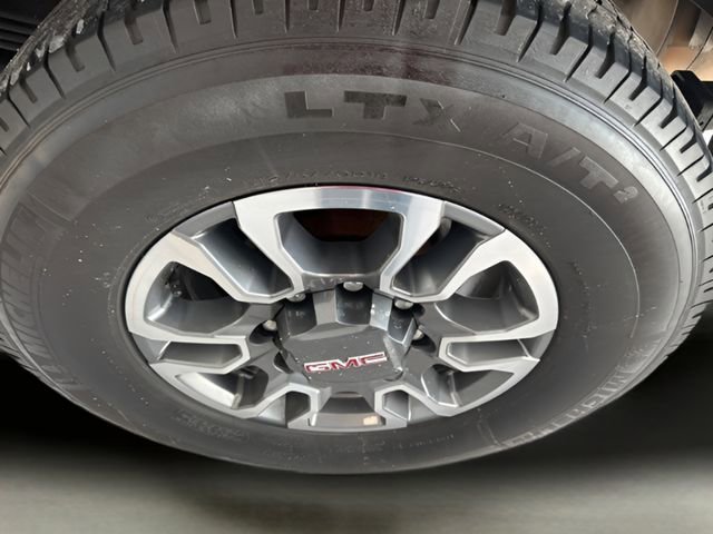 Used 2024 GMC Sierra 2500 SLT w/ SLT Convenience Package image 19