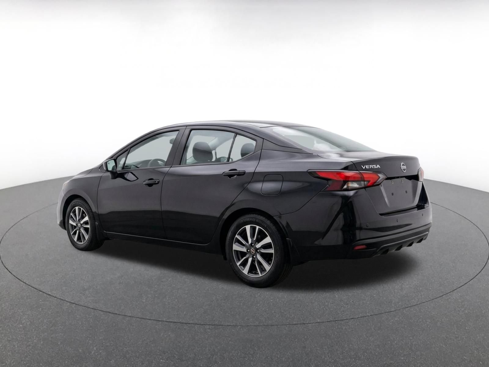 Used 2025 Nissan Versa SV FWD image 7