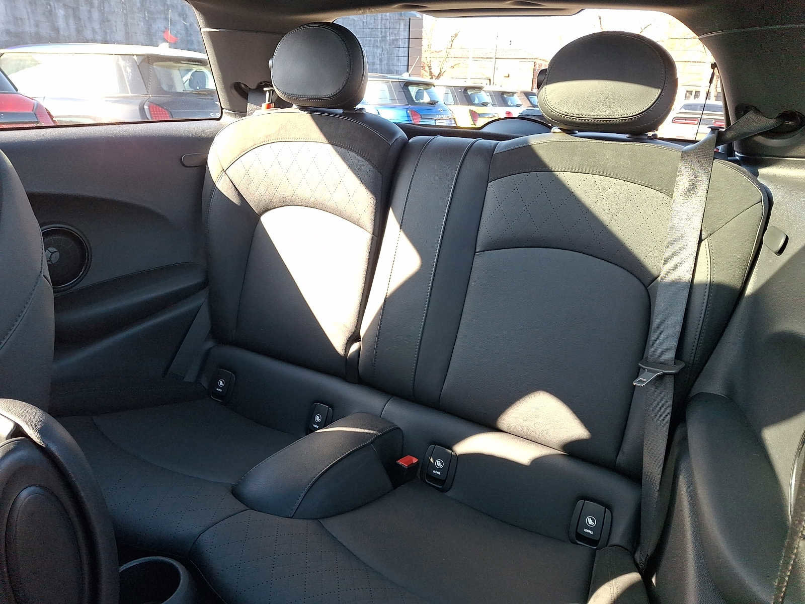 Used 2019 MINI Cooper 2-Door Hardtop image 10