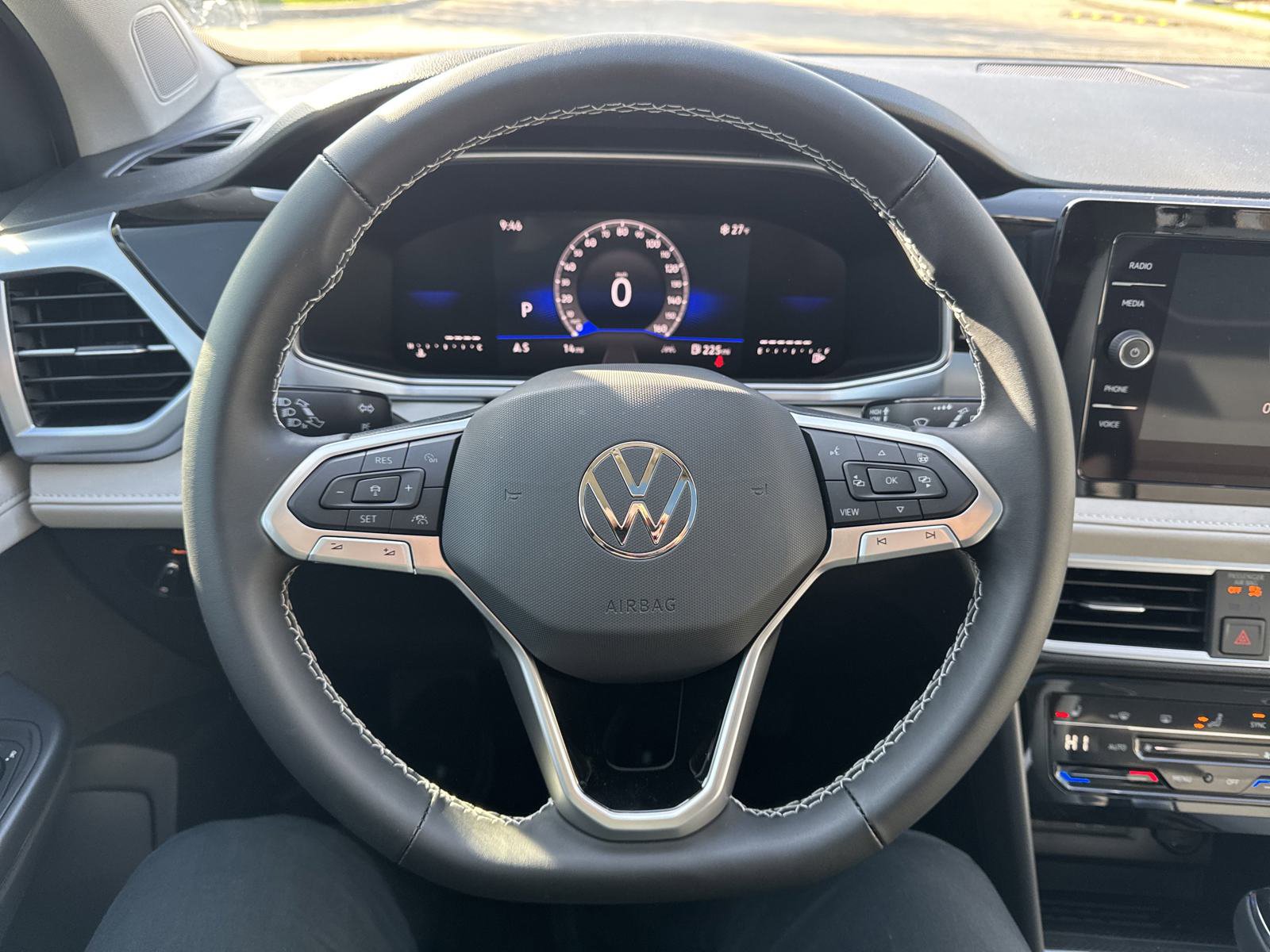 Used 2026 Volkswagen Taos SE FWD image 9