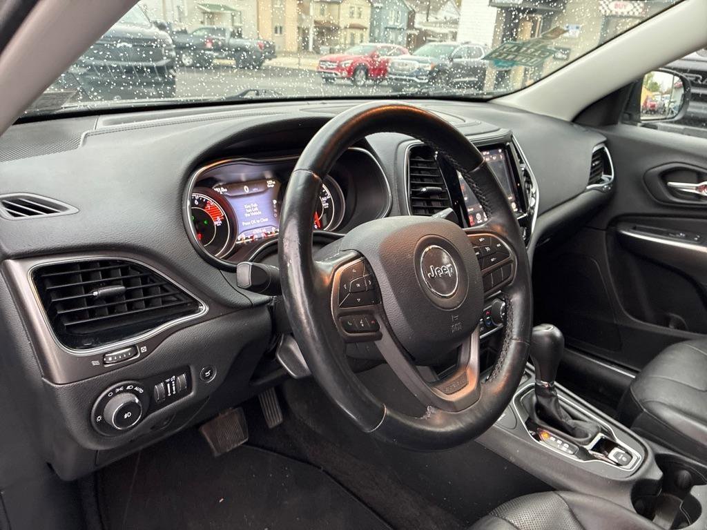 Used 2019 Jeep Cherokee Limited AWD/4WD image 11