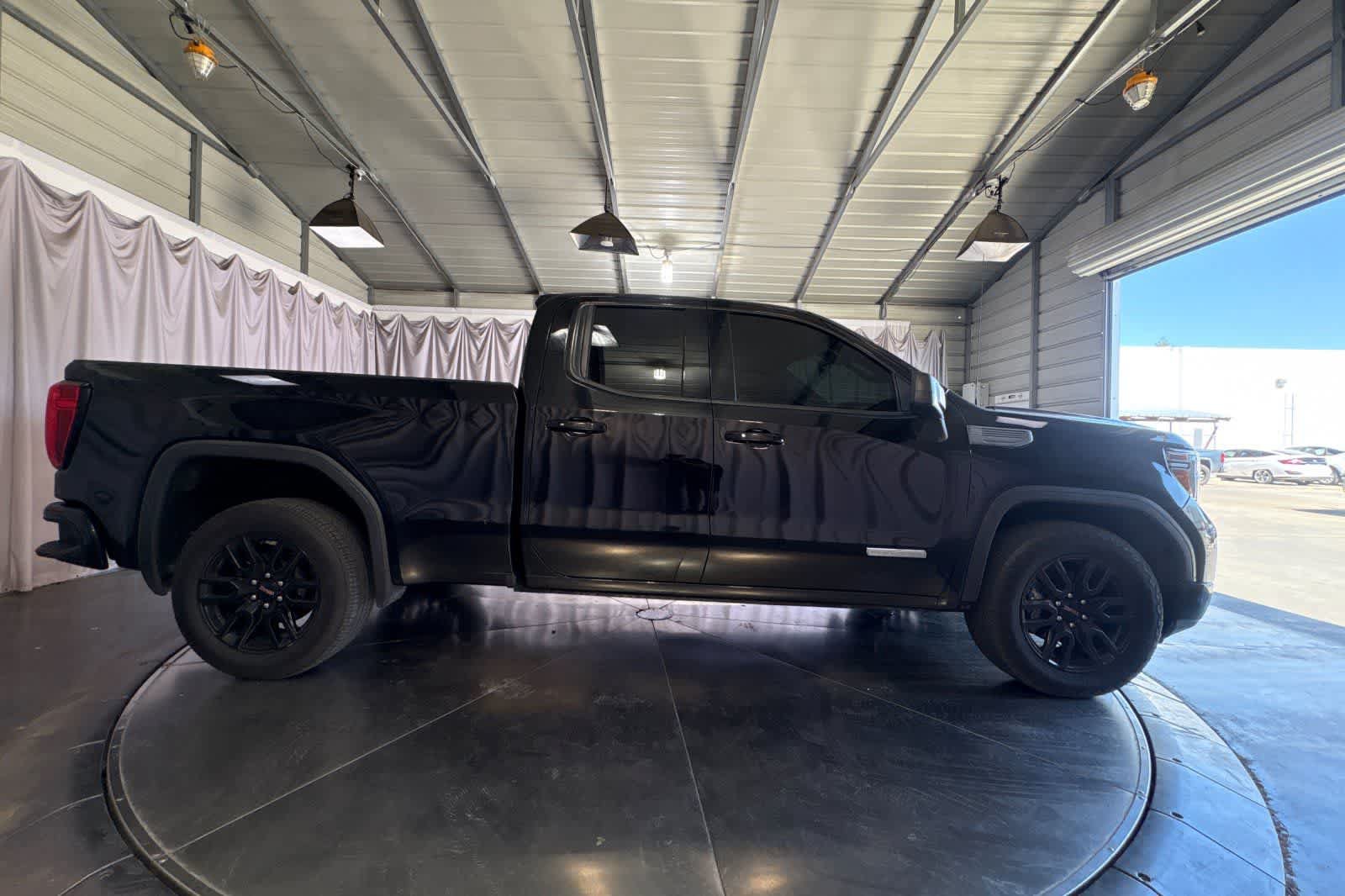 Used 2019 GMC Sierra 1500 Elevation w/ Elevation Value Package RWD image 9