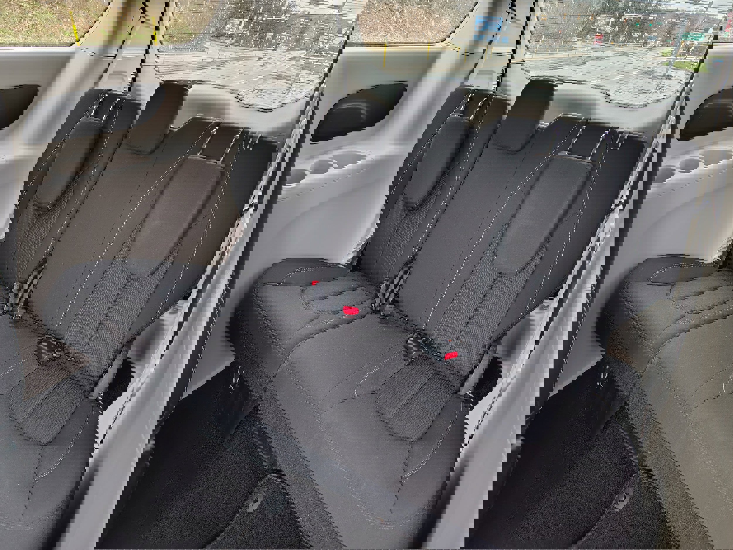 Used 2024 Chrysler Voyager LX image 35