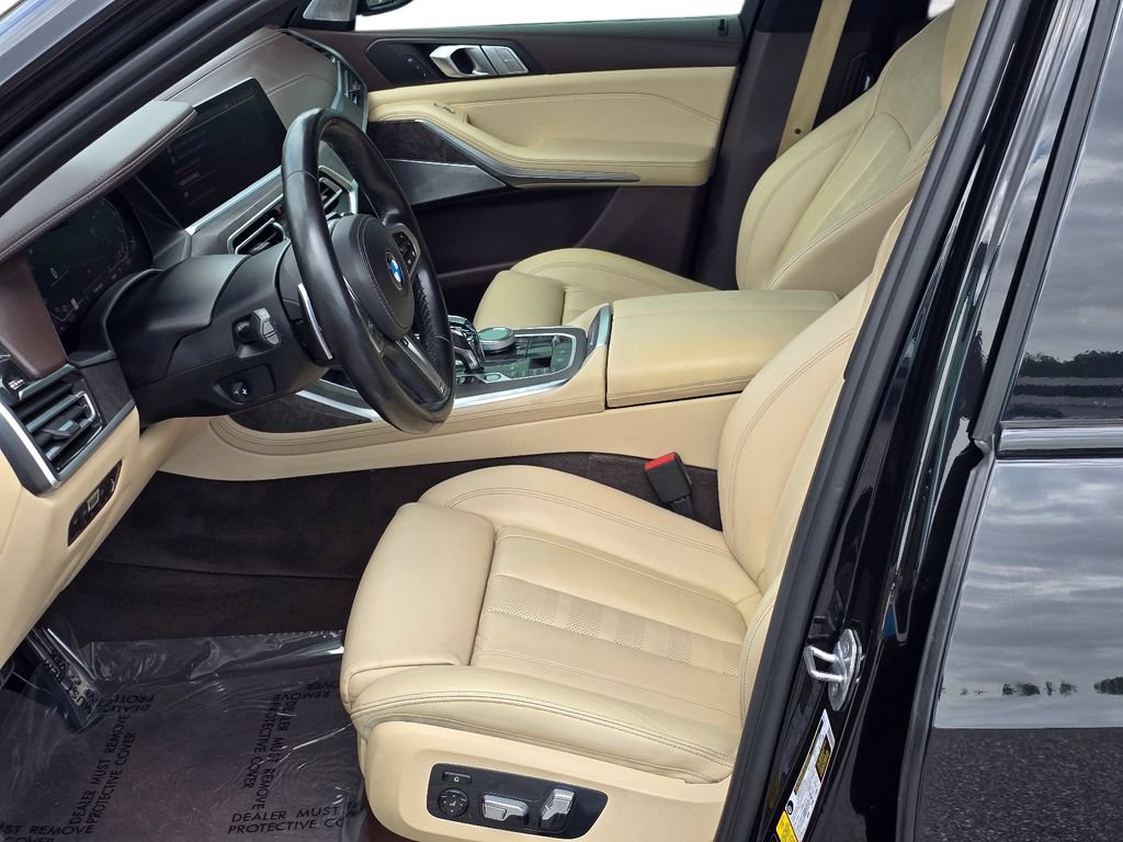 Used 2019 BMW X7 xDrive50i w/ M Sport Package AWD/4WD image 14
