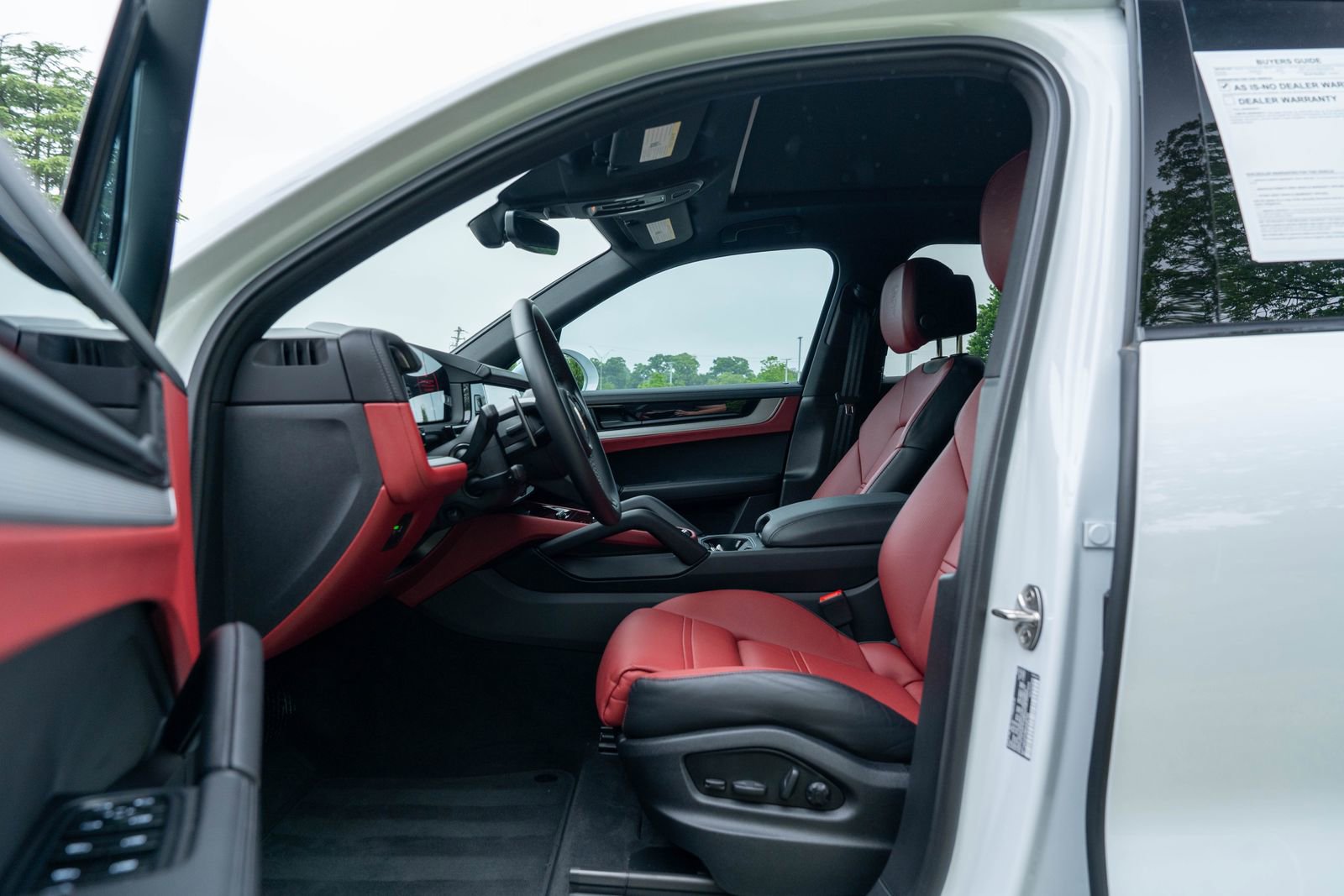 Certified 2024 Porsche Cayenne AWD/4WD image 25