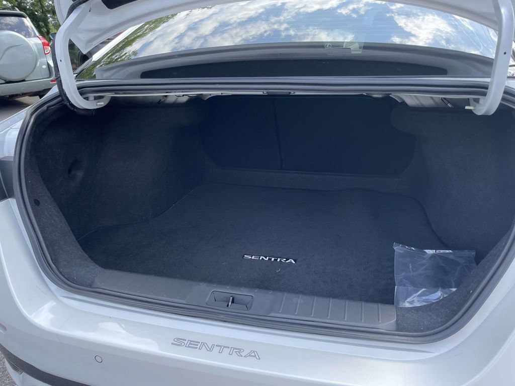 Used 2024 Nissan Sentra SR FWD image 11