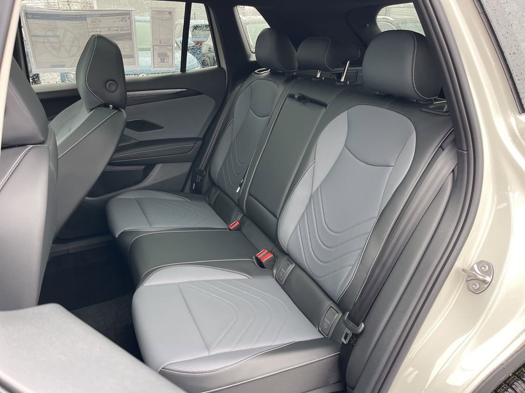 New 2026 Volkswagen Tiguan SE R-Line AWD/4WD image 18
