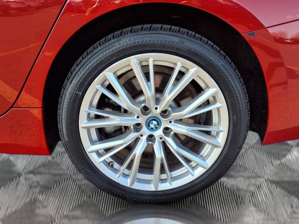 Used 2024 BMW 330e 330e iPerformance image 21