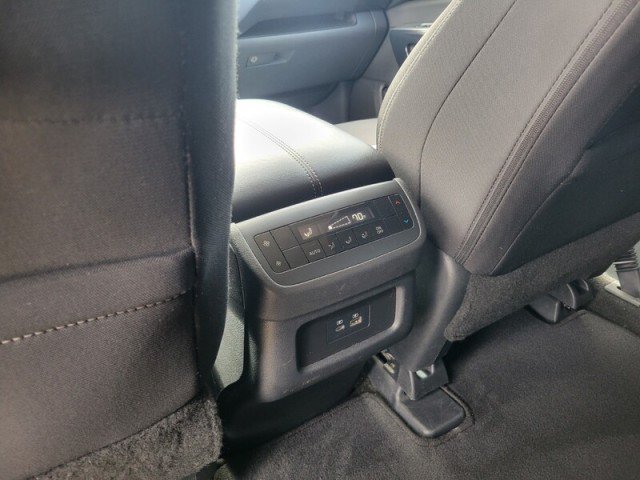 Used 2025 Nissan Pathfinder SV FWD image 30