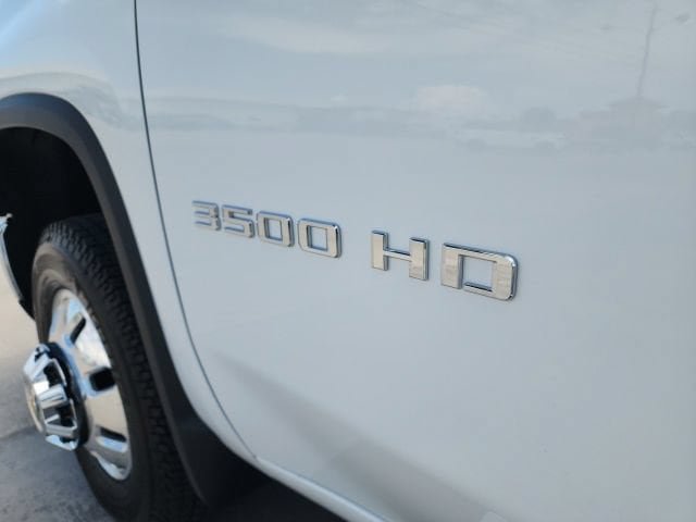 New 2026 Chevrolet Silverado 3500 LT w/ All Star Edition AWD/4WD image 14
