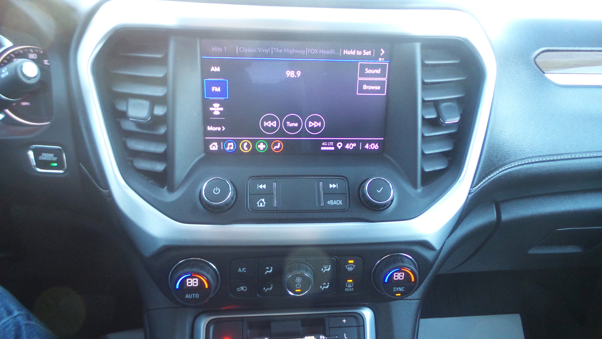Used 2021 GMC Acadia SLE w/ Driver Convenience Package AWD/4WD image 17
