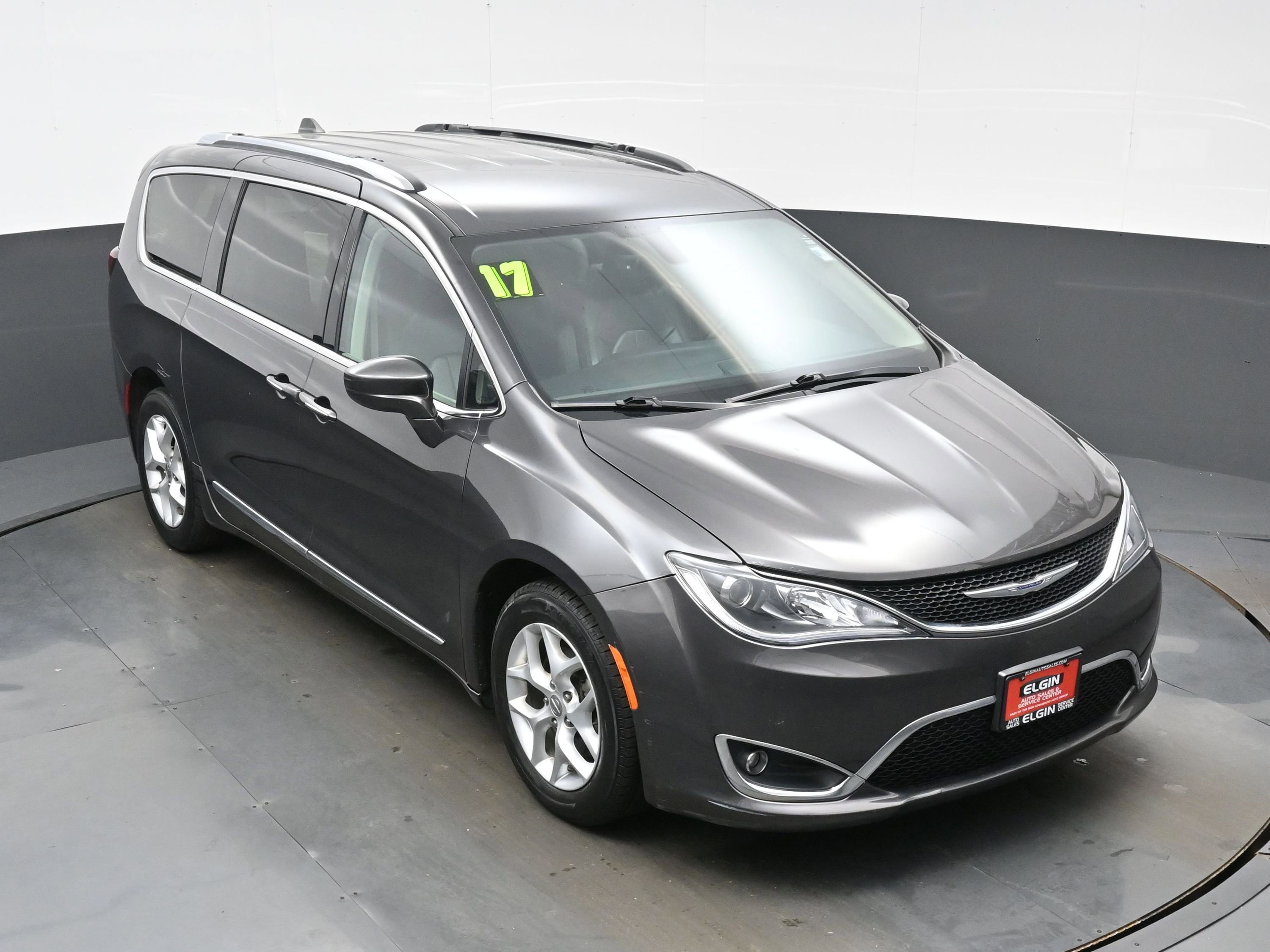 Used 2017 Chrysler Pacifica Touring-L Plus w/ Tire & Wheel Group image 40