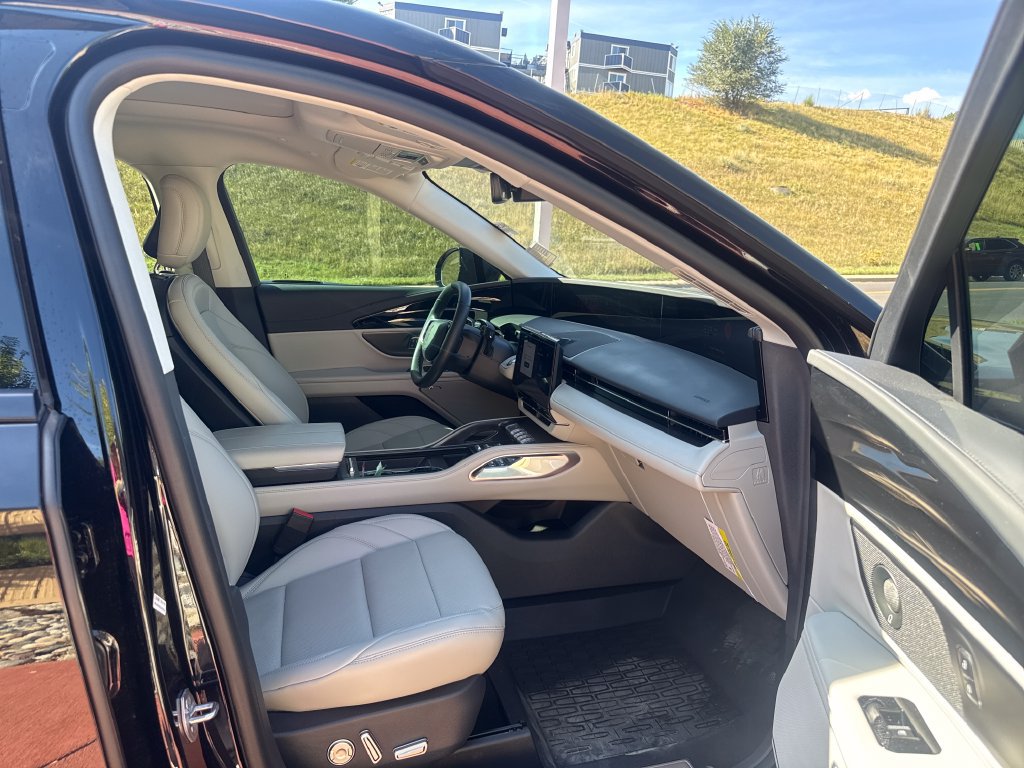 Certified 2026 Lincoln Nautilus Premier w/ Equipment Group 102A AWD/4WD image 30