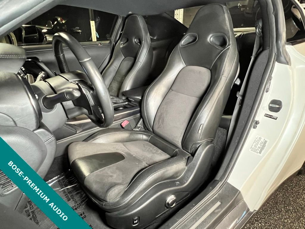 Used 2017 Nissan GT-R Premium image 3