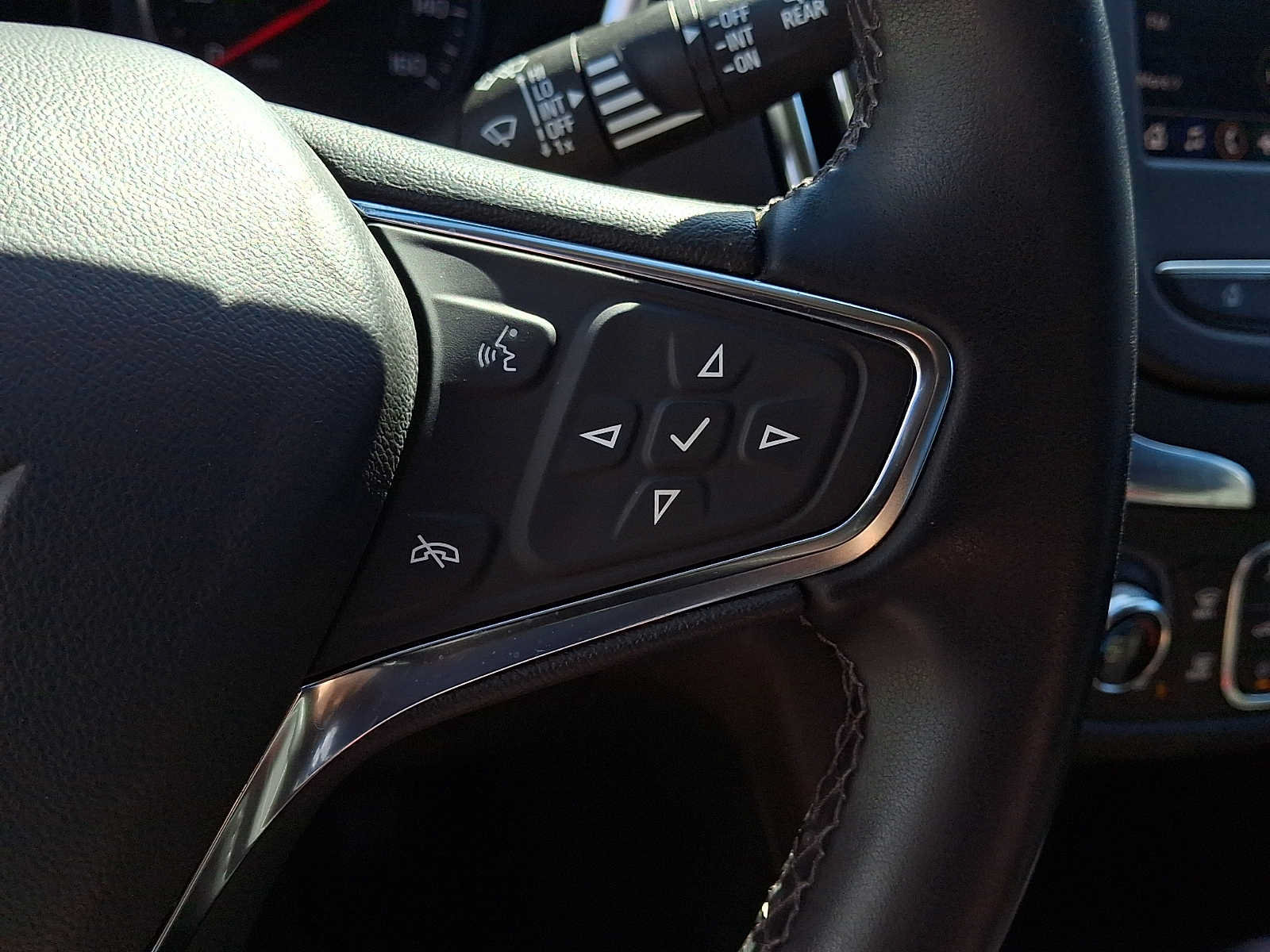 Certified 2024 Chevrolet Equinox LT FWD image 21