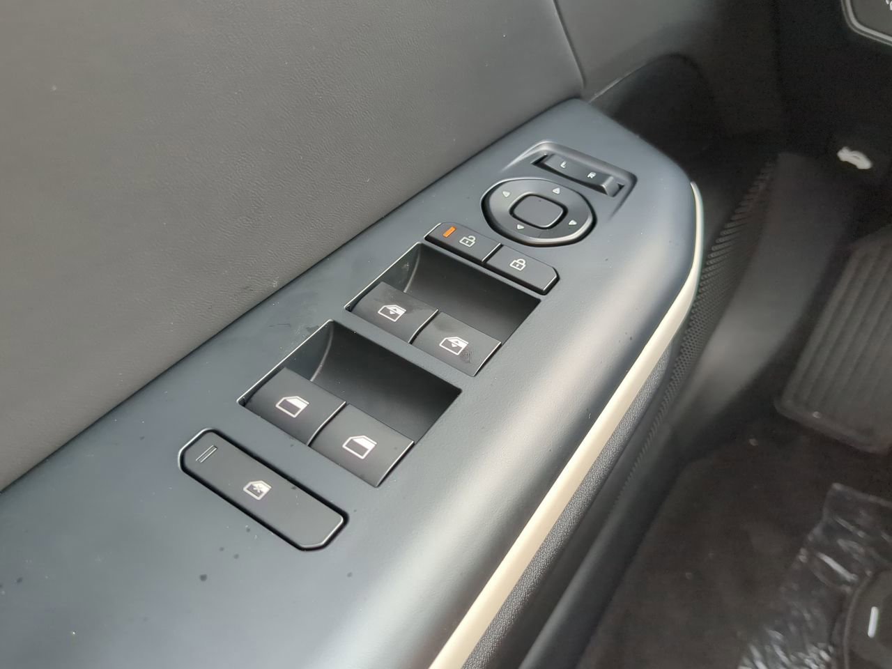 New 2025 Kia K4 GT-Line w/ GT-Line Premium Package FWD image 25