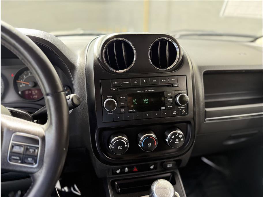 Used 2017 Jeep Patriot Latitude image 12