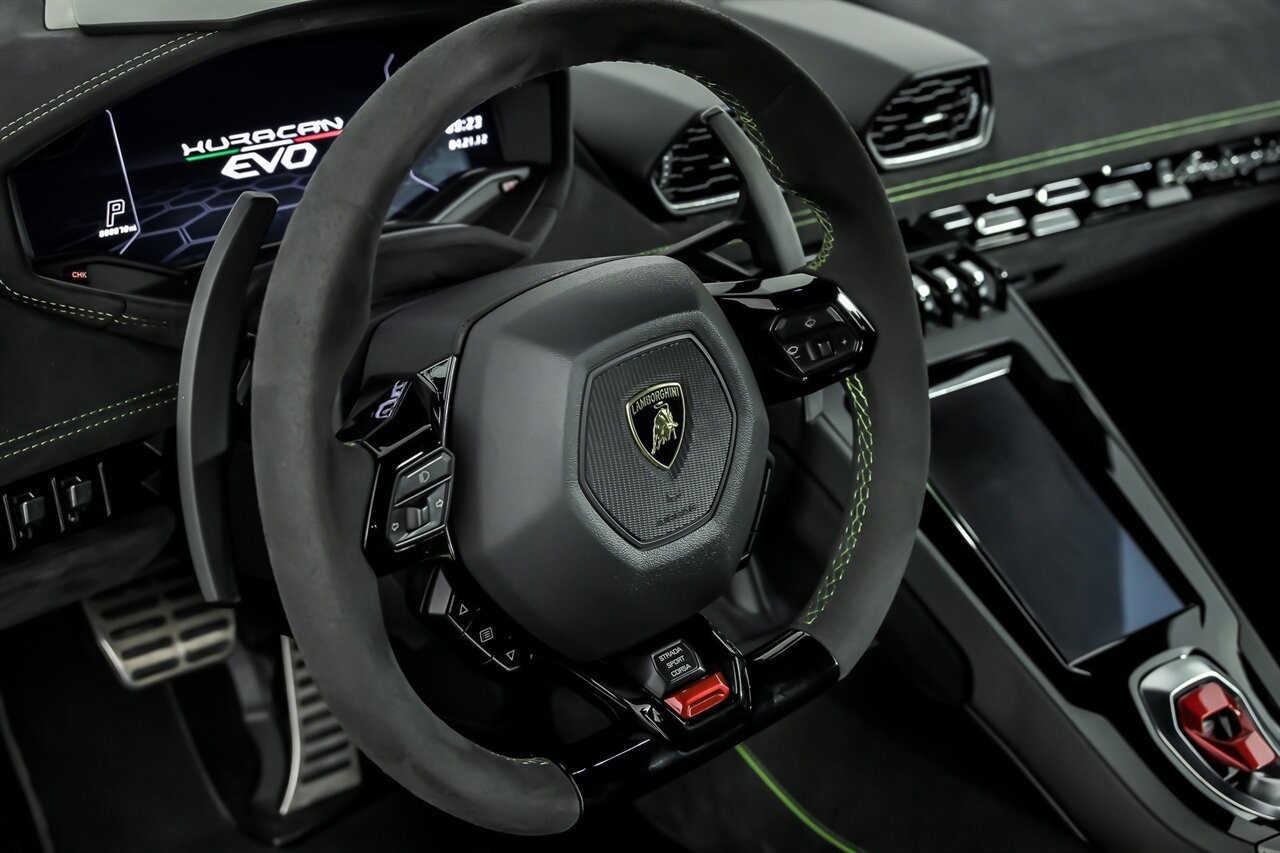 Used 2022 Lamborghini Huracan EVO RWD image 23
