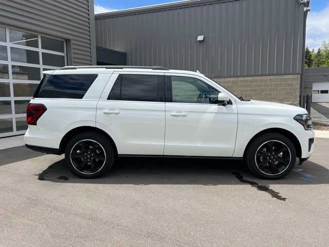 Used 2024 Ford Expedition Limited AWD/4WD image 4