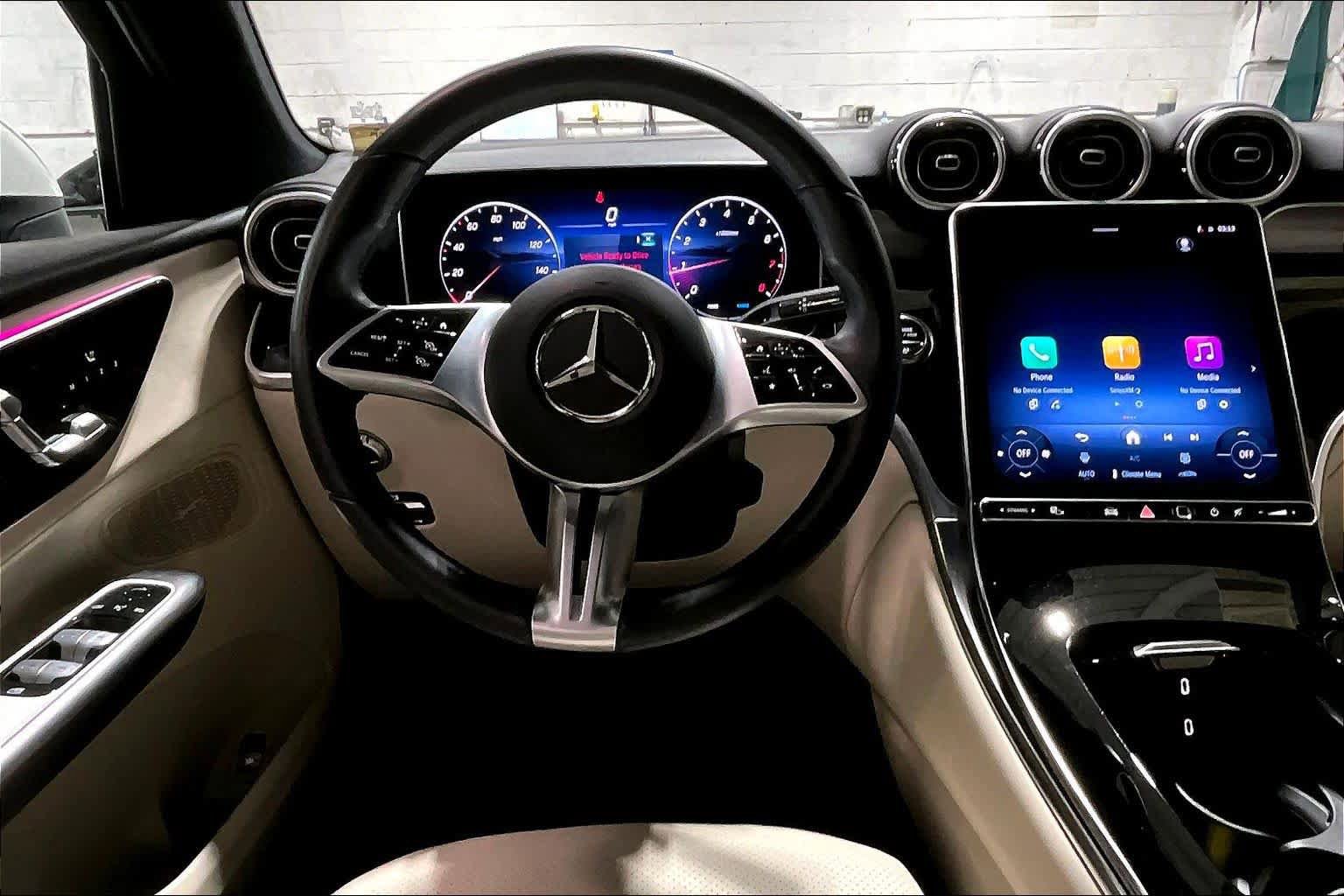 Used 2025 Mercedes-Benz GLC 300 4MATIC image 6