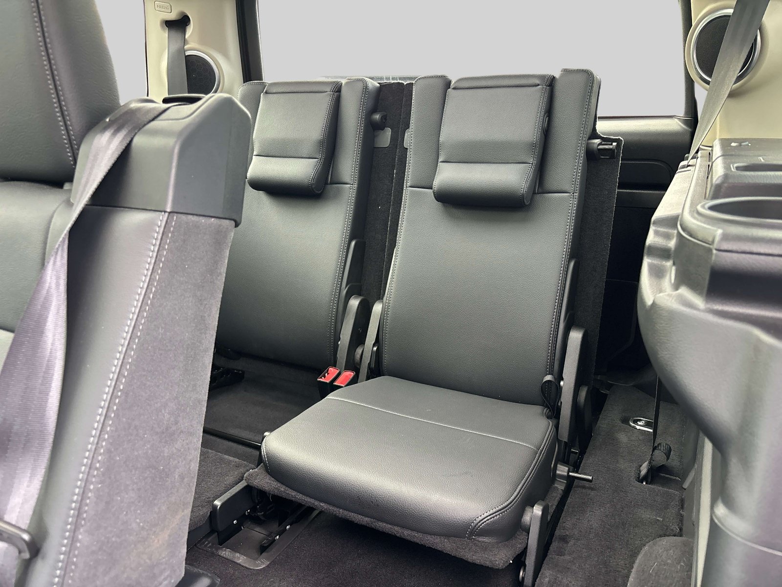 Used 2016 Land Rover LR4 HSE AWD/4WD image 13
