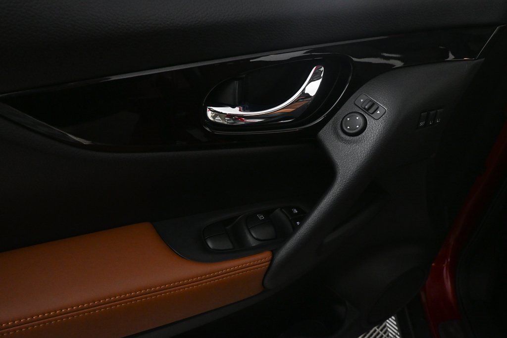 Used 2017 Nissan Rogue SL w/ SL Premium Package image 8