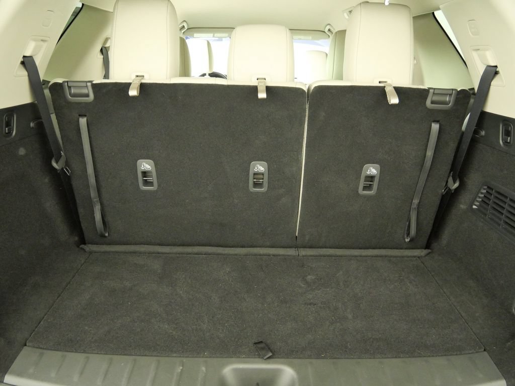 Used 2025 Nissan Pathfinder SL AWD/4WD image 17