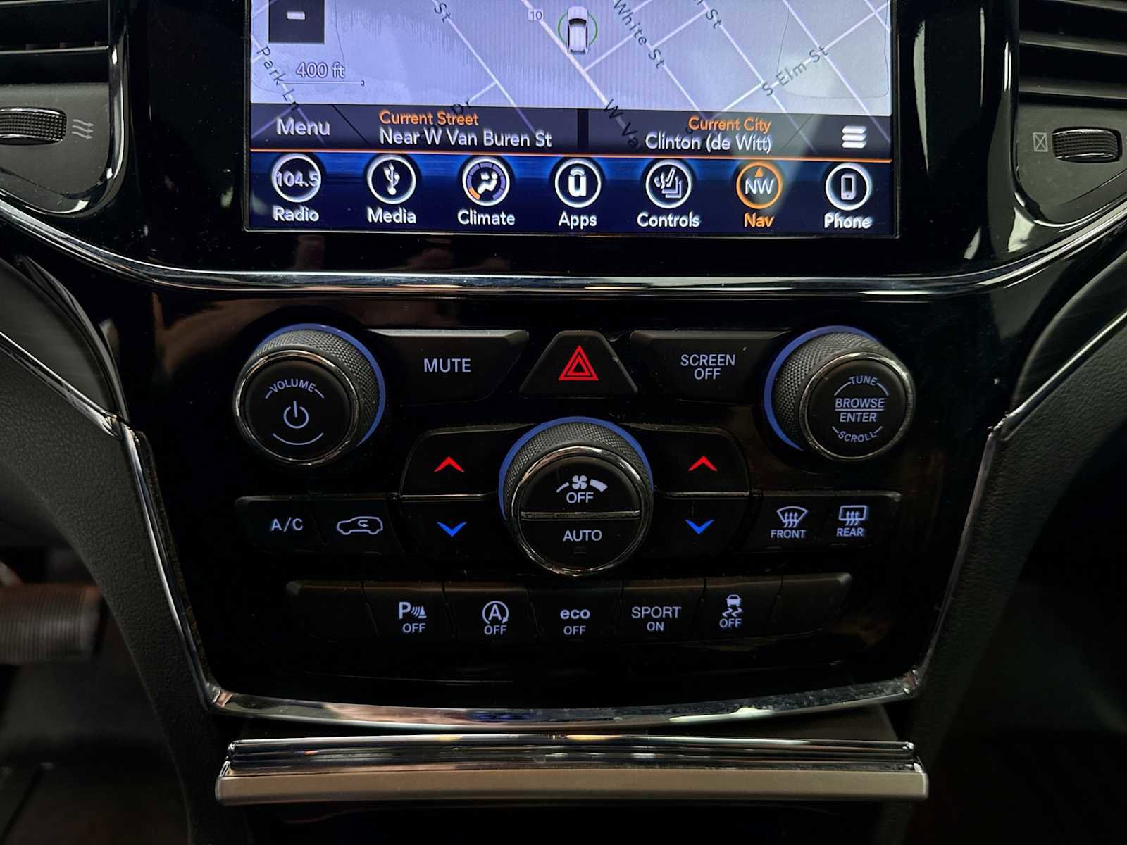 Used 2019 Jeep Grand Cherokee Limited AWD/4WD image 23