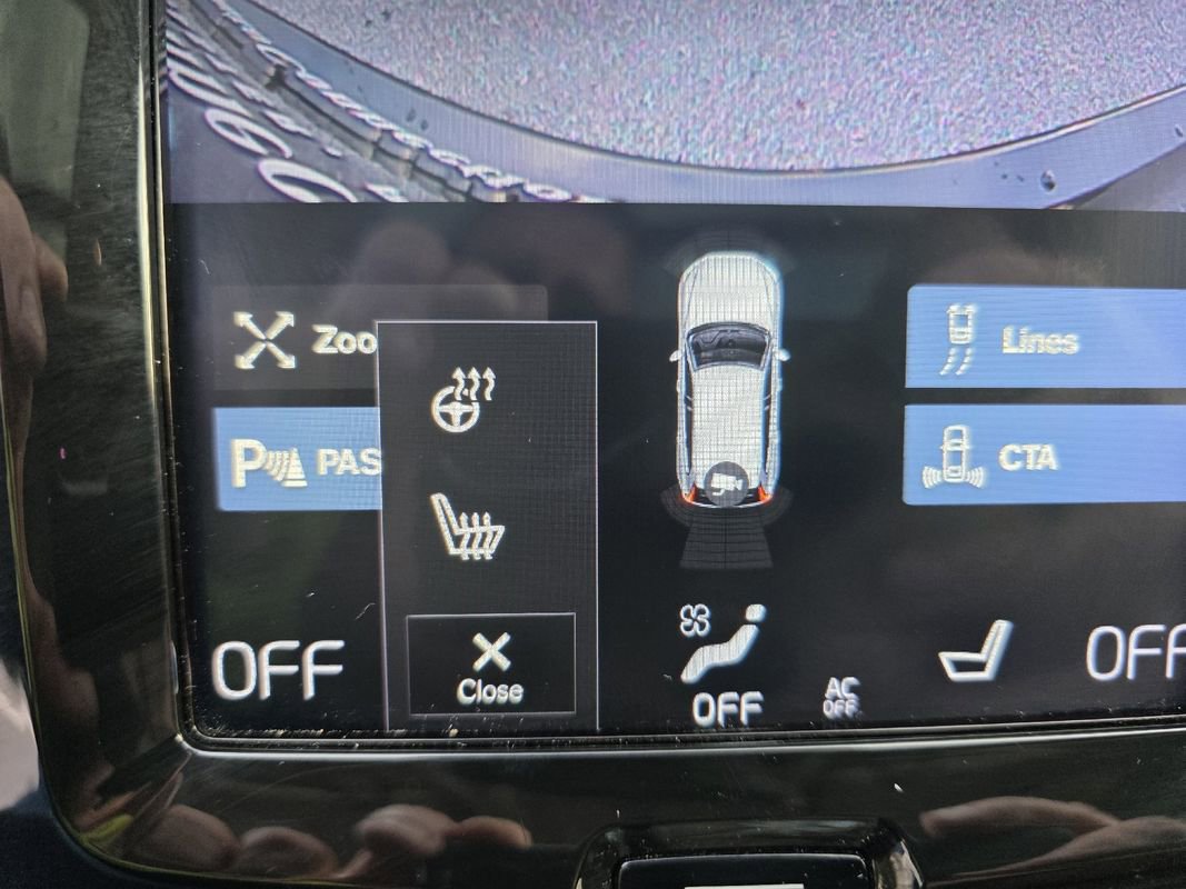 Used 2020 Volvo XC60 T5 Inscription w/ Protection Package image 28