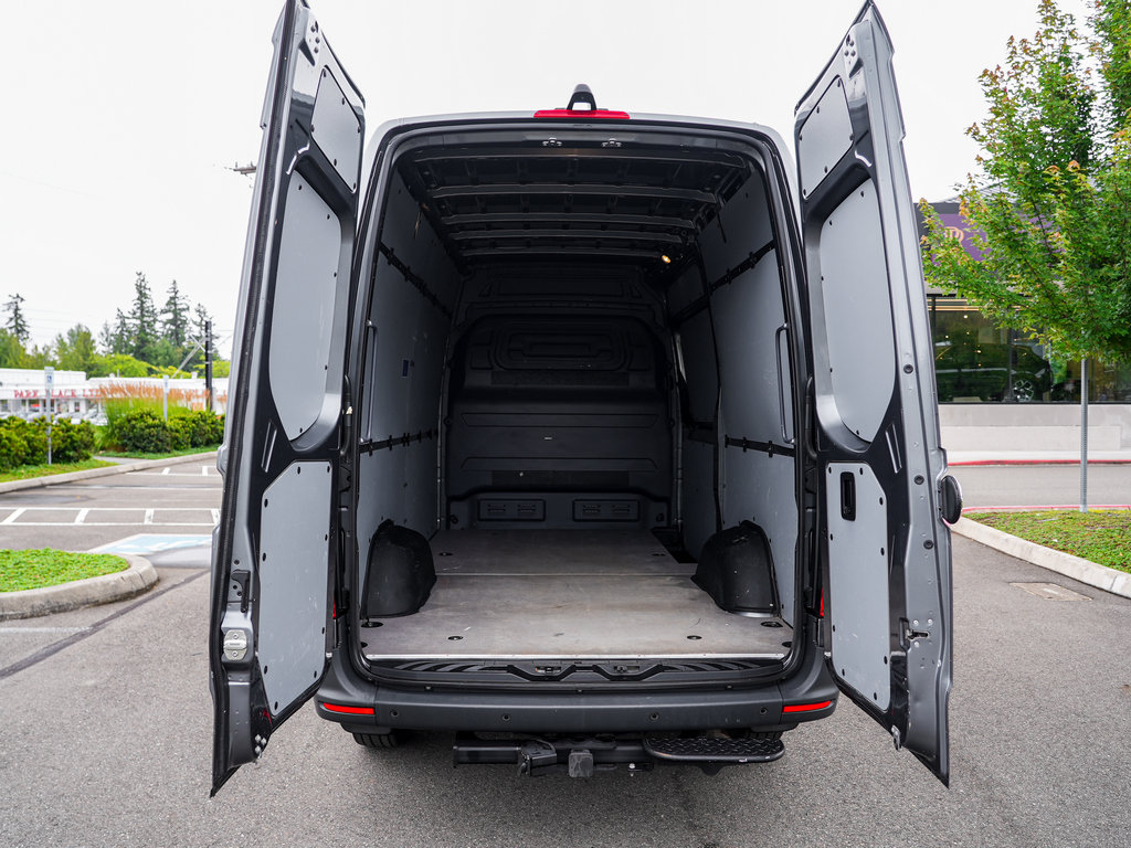 Used 2022 Mercedes-Benz Sprinter 2500 image 29