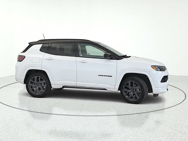 Used 2025 Jeep Compass Limited w/ High Altitude Package AWD/4WD image 7