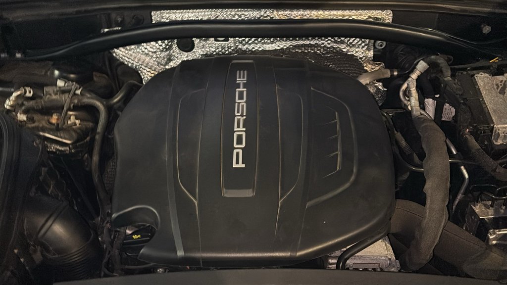 Used 2020 Porsche Macan AWD/4WD image 34