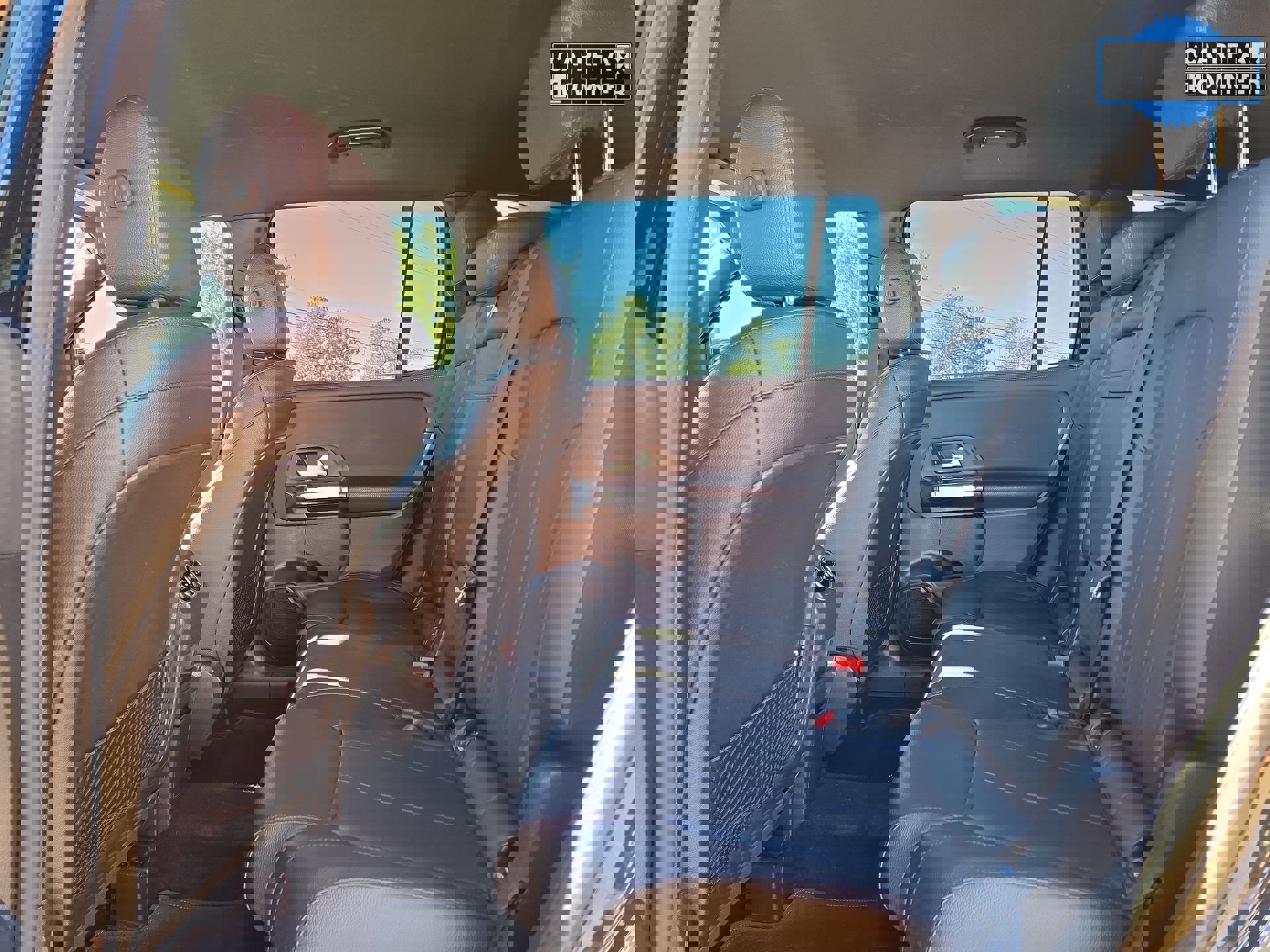 Used 2021 Mercedes-Benz GLB 250 w/ Premium Package image 13